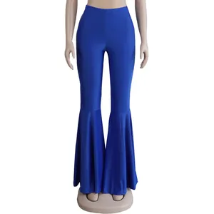 Pantalón de campana azul eléctrico de cintura alta con un dobladillo de volantes