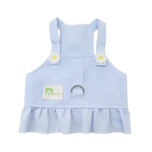 Robe harnais bleu clair pour animaux avec broderie marguerite et anneau en D pour laisse