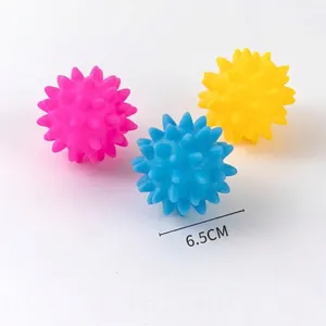 Trois balles couinantes à pointes en caoutchouc pour chiens, 6,5 cm de diamètre