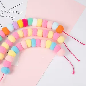 Collier de pompons colorés fait main pour chats et chiens, design en peluche douce