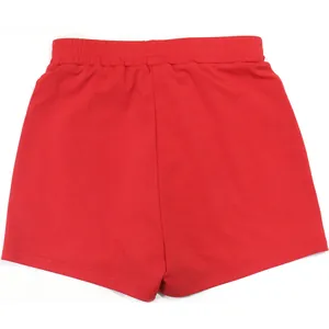Gedetailleerd achteraanzicht van de felrode casual sportshort met elastische taille