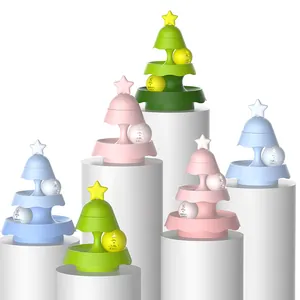 3-laags kattenspeelgoed in de vorm van een kerstboom met lichtgevende ballen en bellen