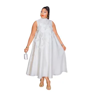 Elegante abito midi bianco senza maniche con fiori 3D e vestibilità ampia svasata