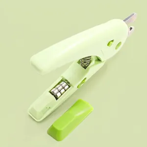 Professional pet nail clipper with built-in LED light and 3 LR44 button batteries included