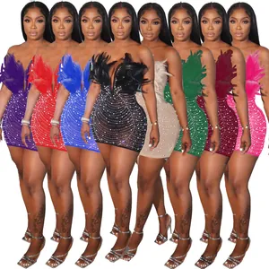 Sexyes Bodycon-Minikleid mit luxuriösen Federn und Perlen in acht verschiedenen Farben