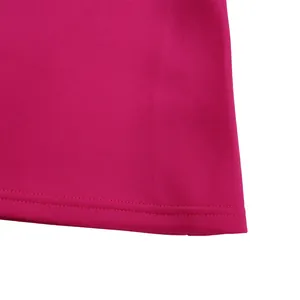 Detailansicht des fuchsia-pinken Abendkleid-Saums mit hochwertiger Naht und Stoff