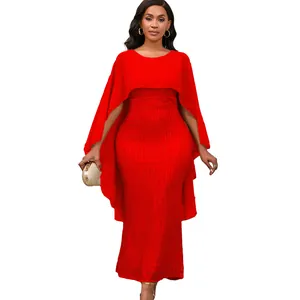 Elegantes rotes Pailletten-Bodycon-Abendkleid mit einem fließenden Chiffon-Cape.