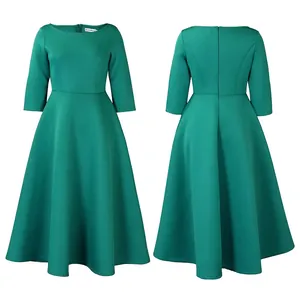 Elegantes dunkelgrünes Midikleid mit 3/4-Ärmeln und ausgestelltem Rock, Vorder- und Rückseite.