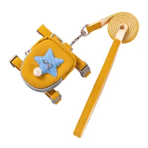 Conjunto de arnés y correa para perro antiescape amarillo con detalle de mochila de estrella