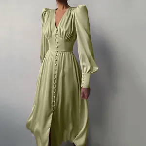 Elegante saliegroene satijnen jurk met Franse lantaarnmouwen en hoge taille A-lijn silhouet