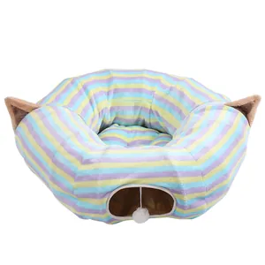 Letto a tunnel per gatti pieghevole a righe colorate con orecchie e pallina