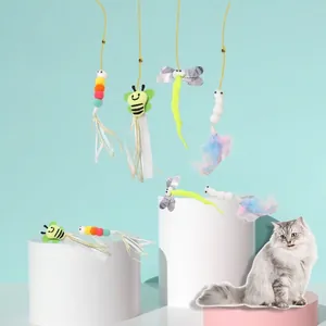 Jouet interactif pour chat à suspendre avec plumes, cloches et insectes