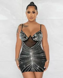 Vestido corto ajustado negro sexy con patrones de diamantes de imitación y escote de malla