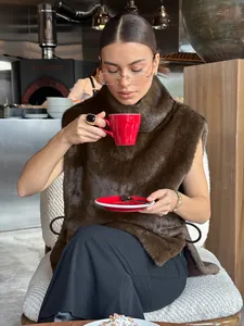 Elegante gilet marrone in finta pelliccia di visone da donna, caldo top invernale