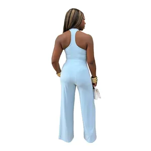 Elegante set due pezzi azzurro da donna con top a lupetto e pantaloni larghi a vita alta chic