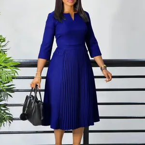 Robe midi plissée bleu roi élégante avec col en V et manches trois quarts pour grandes tailles