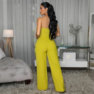 Vue arrière d'un ensemble top bustier et pantalon large de couleur vert lime