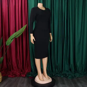 Robe crayon mi-longue noire élégante à manches longues et coupe ajustée pour femme