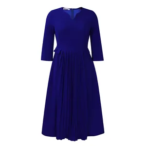 Robe plissée bleu roi élégante avec col en V pour un look chic d'automne