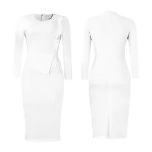 Vue avant et arrière d'une élégante robe crayon blanche à manches longues et volants pour femme