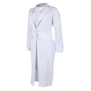 Detailansicht eines weißen eleganten Blazer- und Westen-Zweiteilers mit Revers und Taille