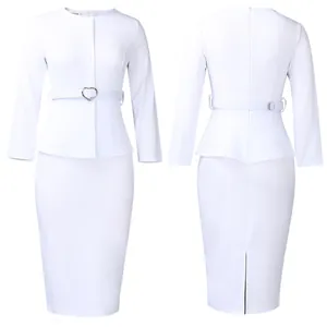 Ensemble élégant blanc avec haut à basque, jupe crayon et boucle de ceinture en cœur.