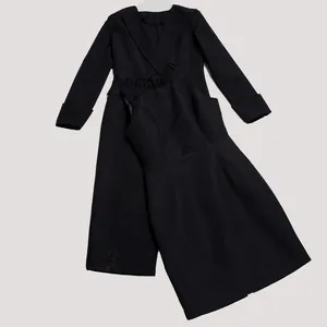 Damen 2-Teiler Set in Schwarz bestehend aus einem Revers-Blazer und einem Etuikleid