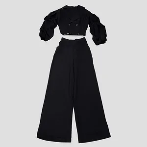 Elegantes schwarzes 2-Teiler-Set mit Kurzblazer, Faltenärmeln und weiter Hose