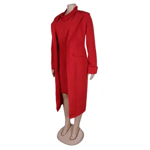 Elegantes rotes zweiteiliges Business-Anzugset mit langem Blazer und Rüschenhalskleid