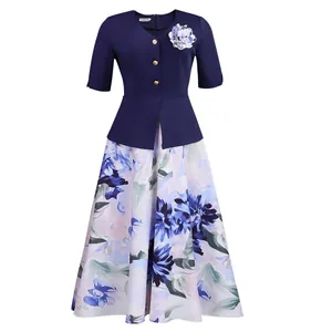 Elegante abito floreale a due pezzi blu navy con bottoni dorati e gonna stampata