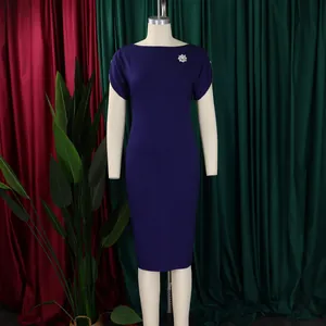 Elegante abito midi longuette viola a maniche corte da donna in stile professionale