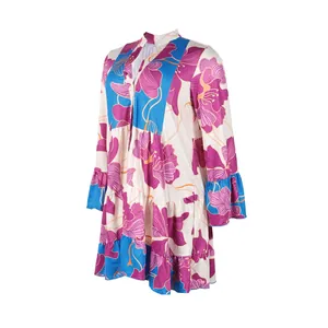 Elegant floral print short dress with V-neckline and blue color-block sleeves