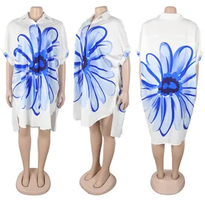 Voor-, zij- en achterkant van een witte elegante overhemdjurk met blauwe bloemenprint