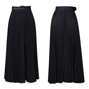 Vue avant et arrière d'une jupe midi plissée noire à taille haute avec ceinture assortie