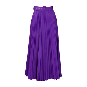 Jupe longue plissée taille haute violette élégante avec ceinture assortie