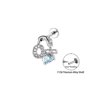 Stud labret in titanio F136 con filettatura interna, fiocco, cuore e design a cuffia