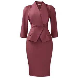Vista dettagliata dell'abito bordeaux con elegante collo a scialle e baschina