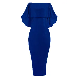 Elegantes königsblaues schulterfreies Abendkleid mit einem schimmernden Finish.