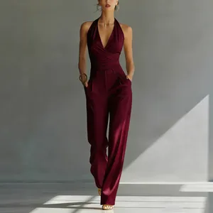 Elegantes burgunderrotes Neckholder-Top und Hose mit weitem Bein für Damen
