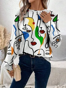 Détail de l'imprimé d'art abstrait sur sweat-shirt blanc à manches longues