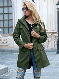 Giacca a vento da donna verde oliva con cappuccio e coulisse in vita regolabile