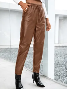 Pantalon de jogging en similicuir marron à taille haute avec cordon de serrage
