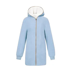 Veste à capuche en polaire sherpa bleu clair avec doublure blanche et fermeture