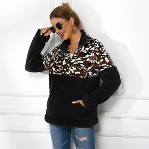 Trendiges Damen-Sweatshirt aus Sherpa-Fleece mit Camouflage-Patchwork und Halb-Reißverschluss