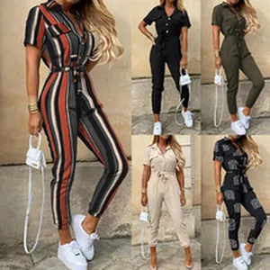 Collage mit fünf verschiedenen Styles von Damen-Jumpsuits mit kurzen Ärmeln und Gürtel