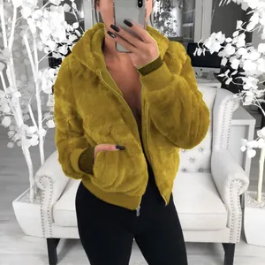 Veste à capuche élégante en fausse fourrure jaune moutarde pour femme en hiver