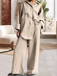 Cómodo conjunto de dos piezas de lino beige con camisa de manga larga y pantalón ancho