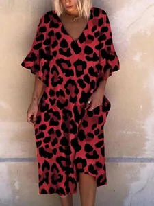 Robe midi tendance à imprimé léopard rouge avec col en V et manches à volants élégantes