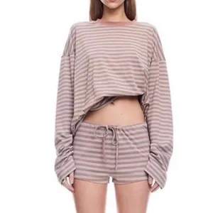 Lässiges gestreiftes Langarm-T-Shirt und Shorts-Set mit Kordelzug für Frauen Mode