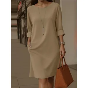 Robe élégante kaki à col rond avec manches 3/4 et poches latérales femme